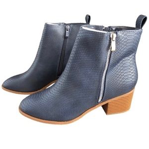 🆕 Navy Faux Crocodile Chelsea Booties